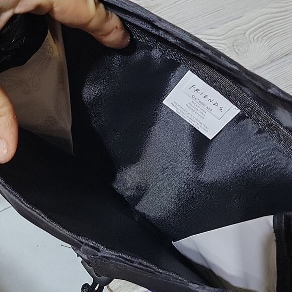 CultureFly Friends Official Foldable Backpack, New - Picture 6 of 9